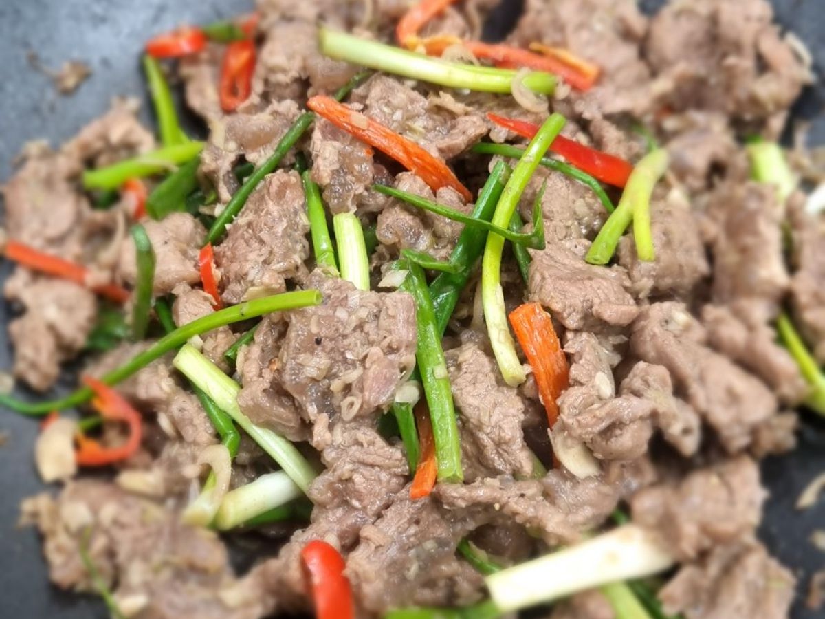 Bò Xào Sả Ớt
