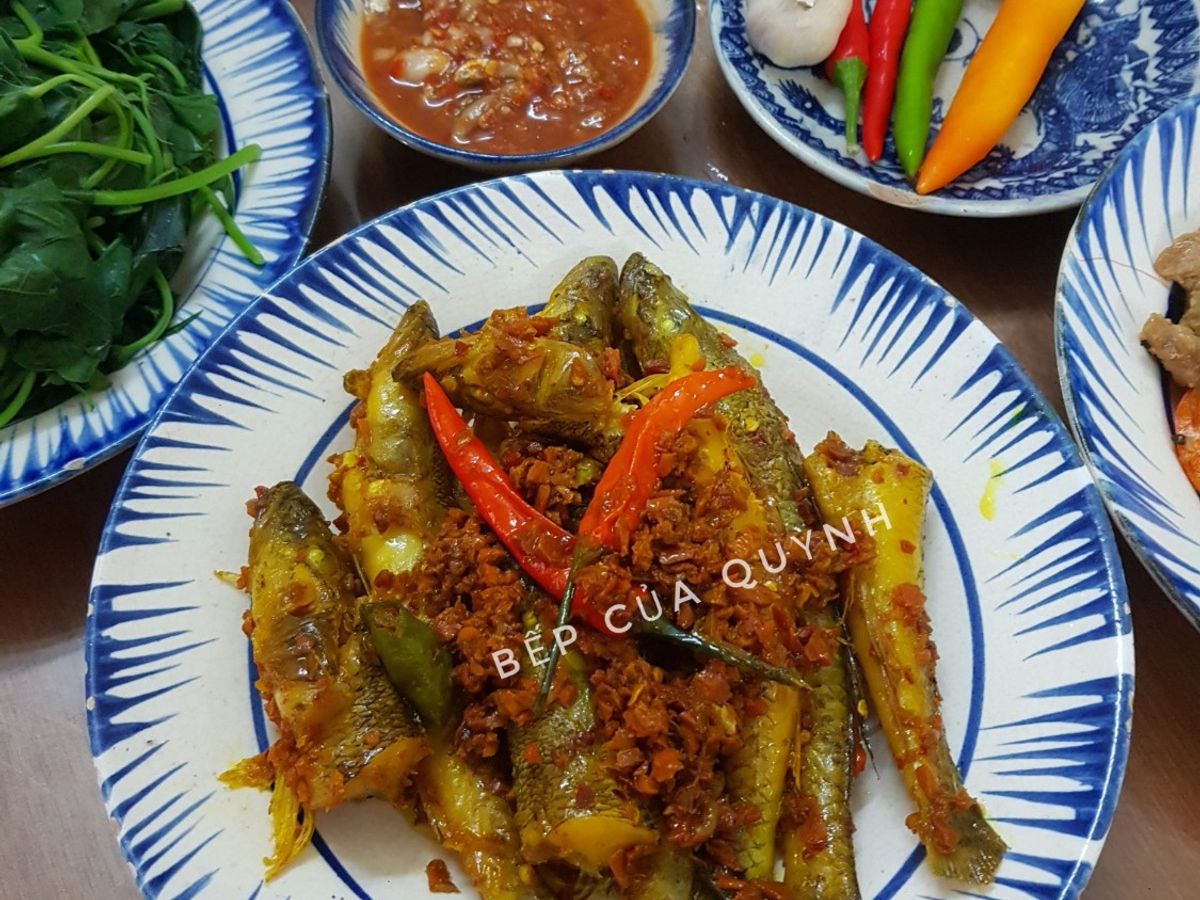 Cá bống kho khô với nghệ