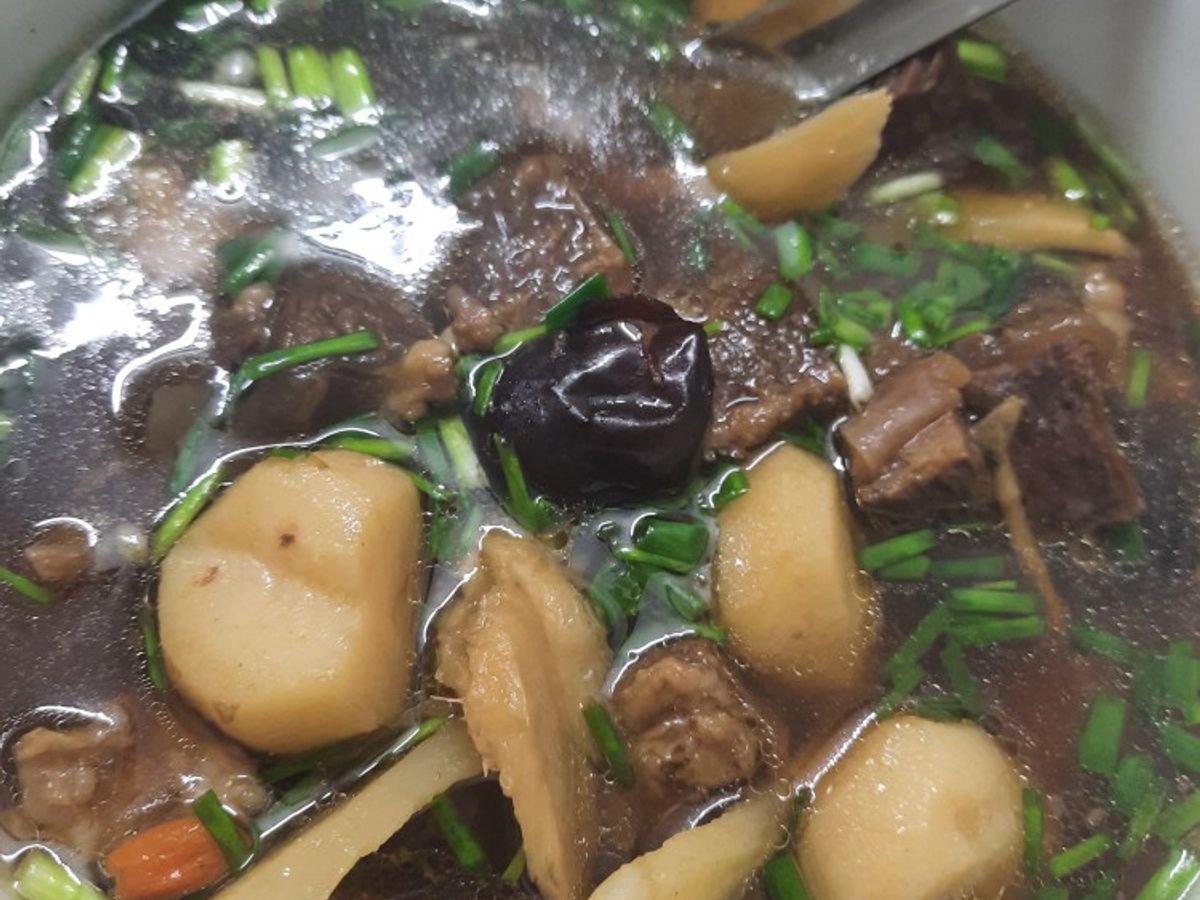 Canh bò hầm thuốc bắc