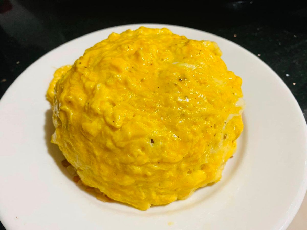Cơm Omurice Cá Hồi