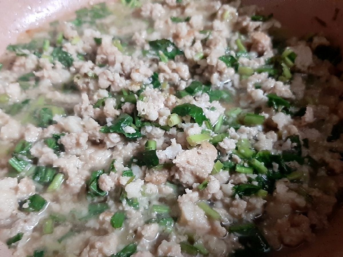 Thịt xay xào ngò gai