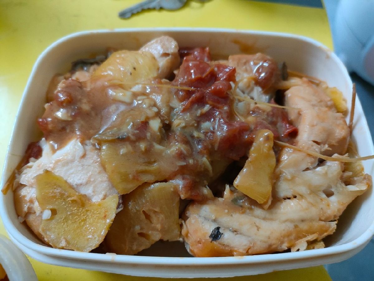 Cá kho dứa