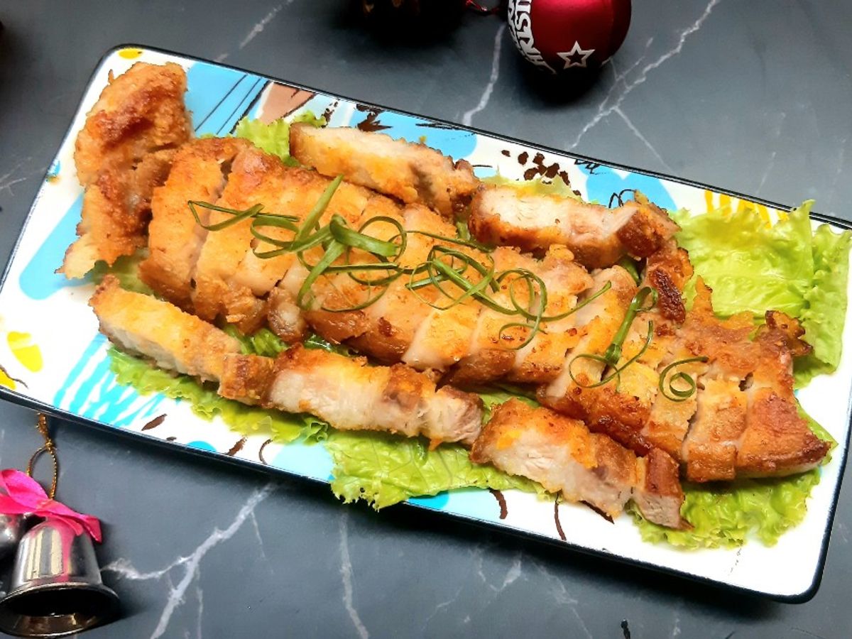 Thịt chiên nghệ vàng giòn