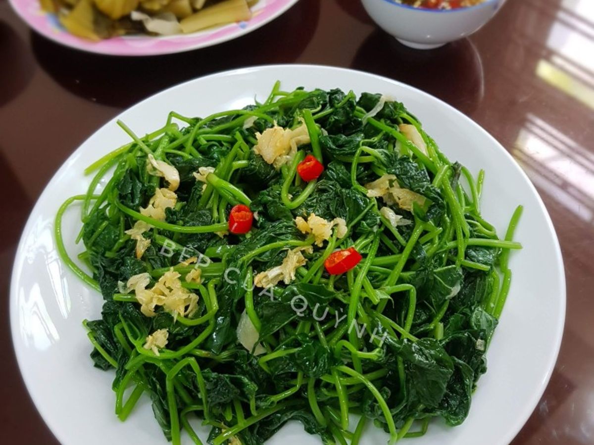 Ngọn rau lang xào tỏi