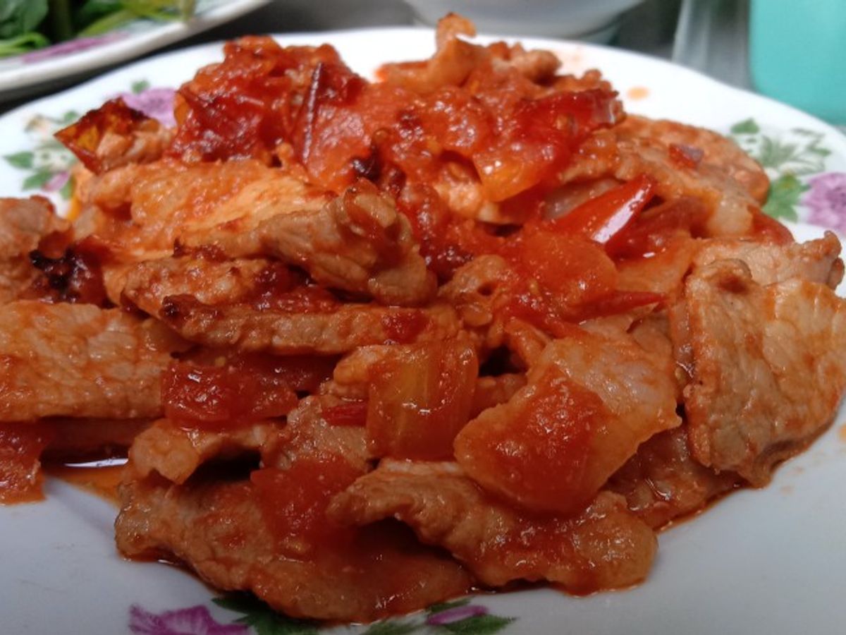 Thịt heo xào cà chua