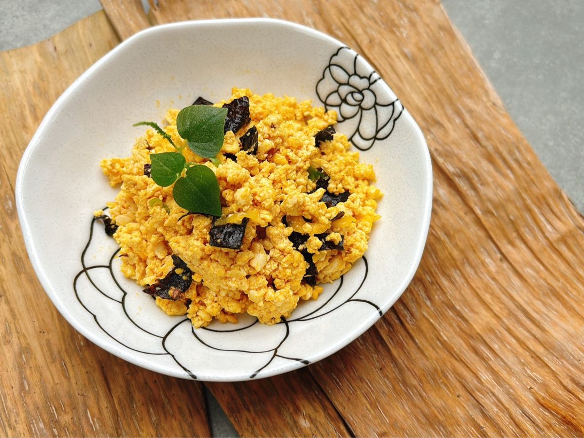 Đậu phụ xào tương miso và rong biển