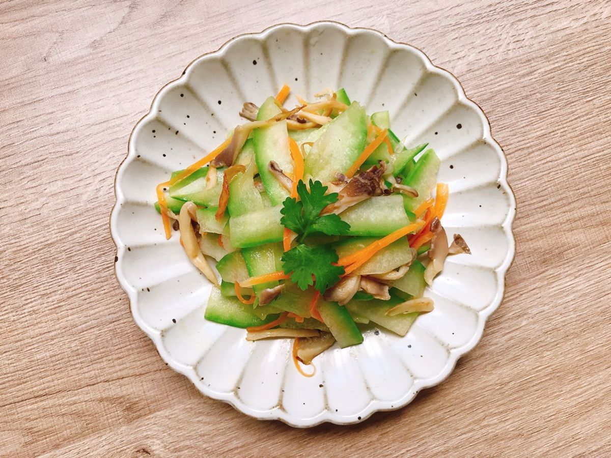 Bí xanh xào nấm