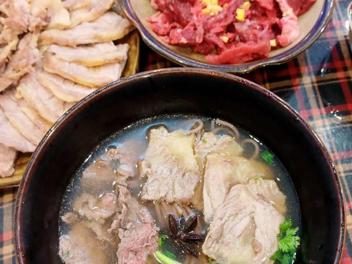 Phở bò tái chín