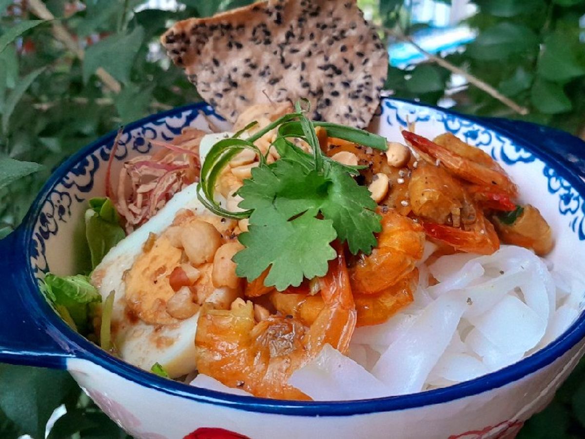 Mì Quảng tôm trứng