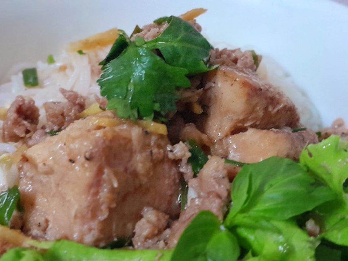 Bún cá lóc trộn