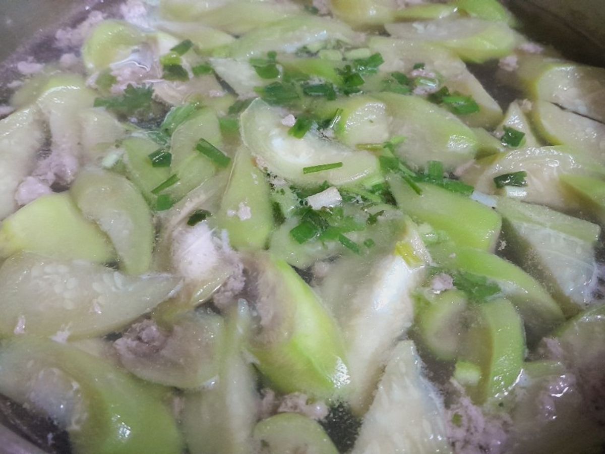 Canh mướp thịt vai xay nấu nhanh