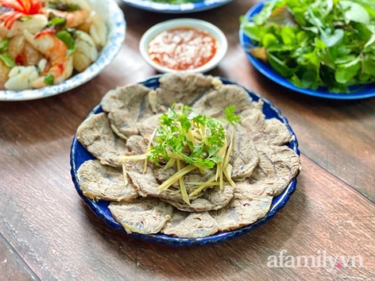 Bắp Bò Hoa Hấp Chấm Mắm Gừng