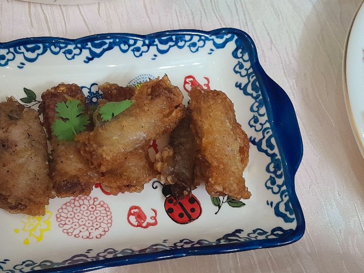 Chả giò mì lá tươi cuộn thịt