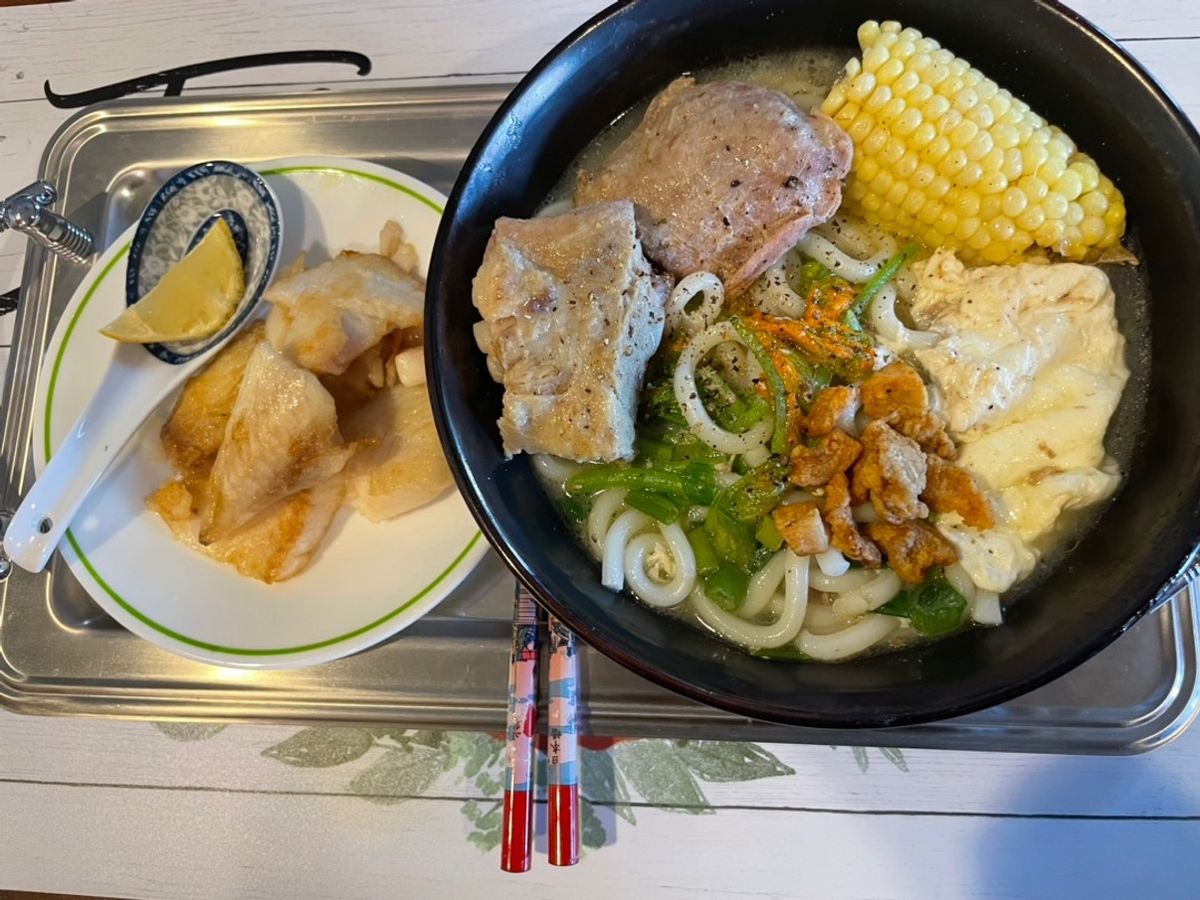 Noodles soup cá lóc fillet và bông bí