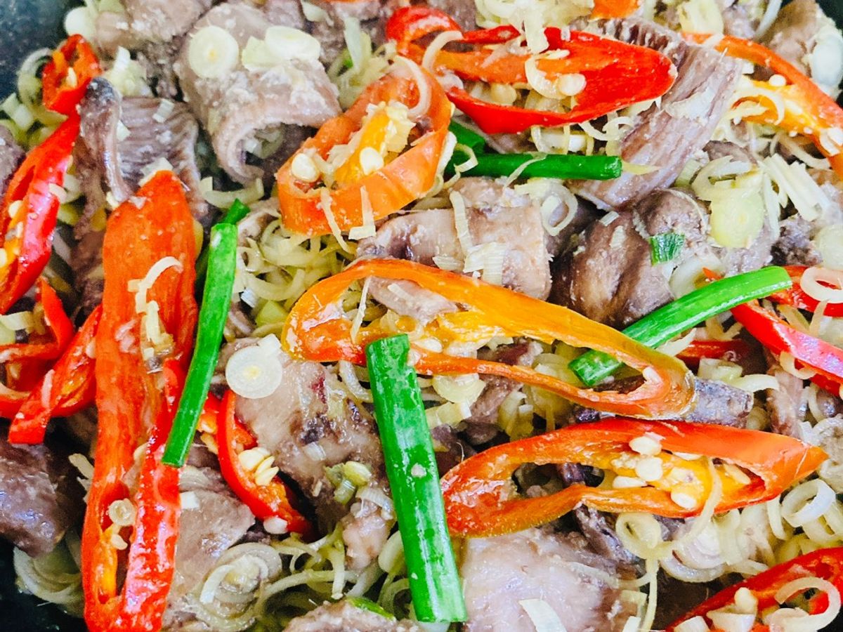 Lòng Cá Thu Xào Sả Ớt