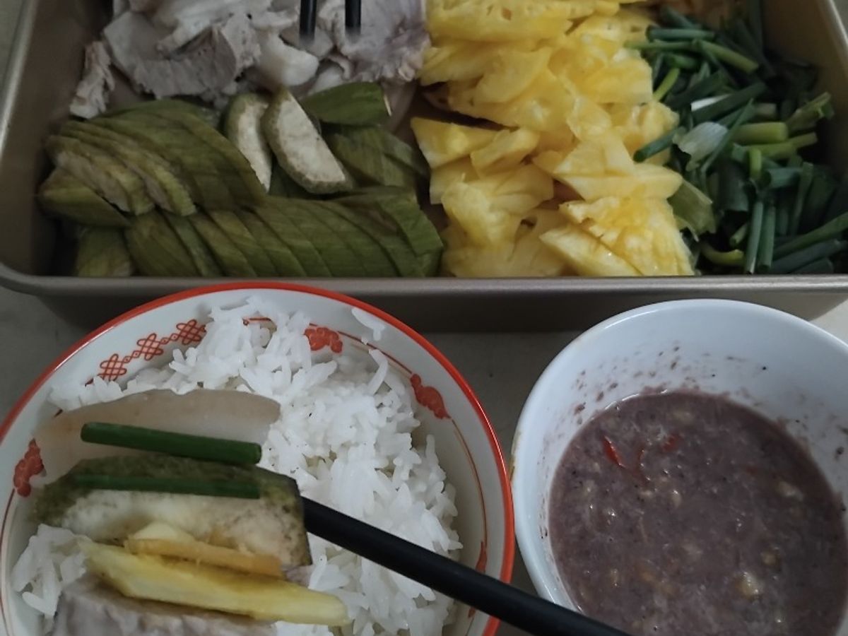 Thịt luộc chuối xanh mùi vị cuộc đời