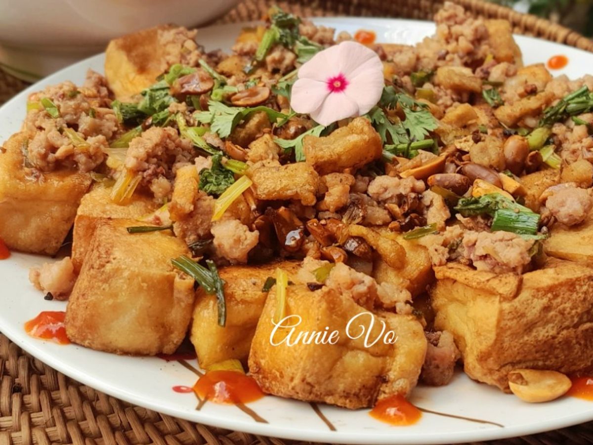 Đậu hũ sốt thịt xay tóp mỡ