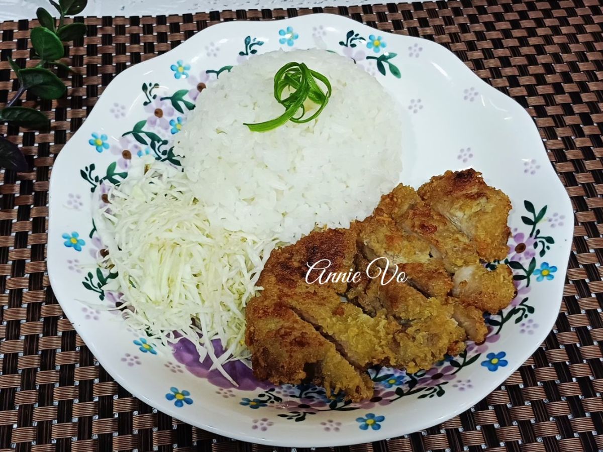 Cơm thịt chiên xù Tonkatsu