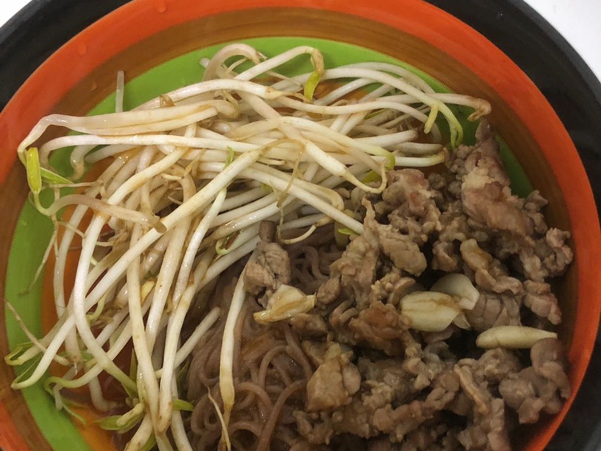 Bún bò sốt me