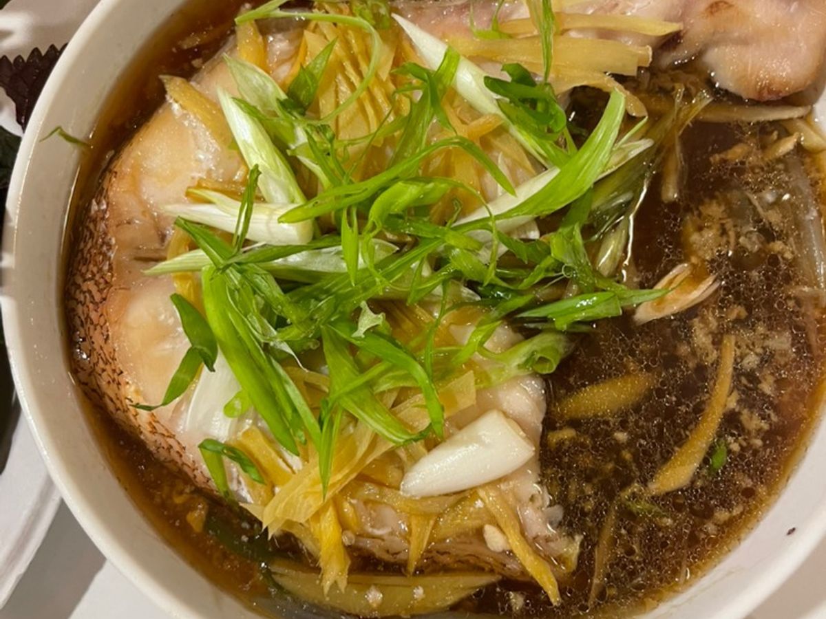 Cá hồng hấp gừng