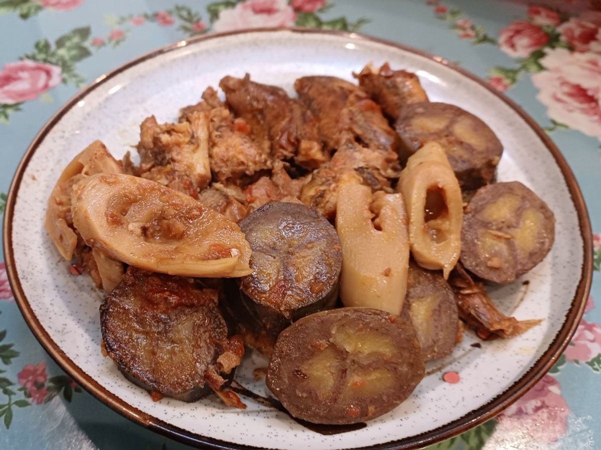 Cá mối kho măng, chuối xanh
