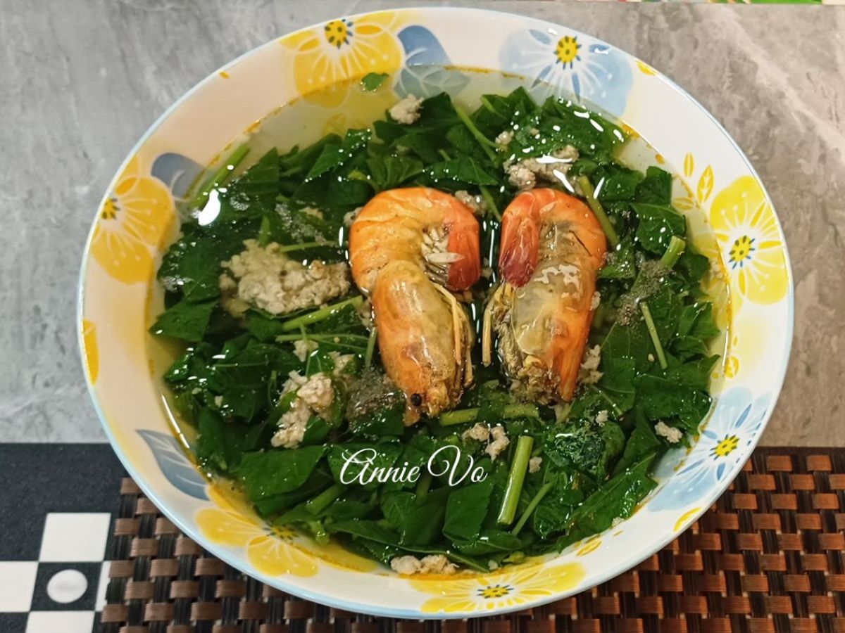 Canh rau đay nấu tôm thịt