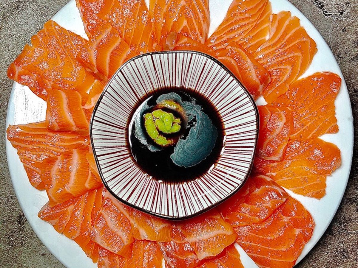 Sashimi Cá Hồi - Chấm Nước Tương Wasabi