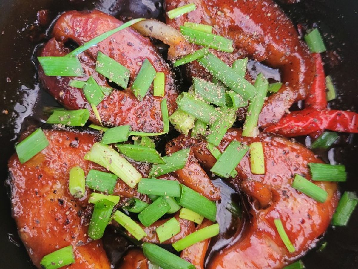 Cá tầm kho tộ