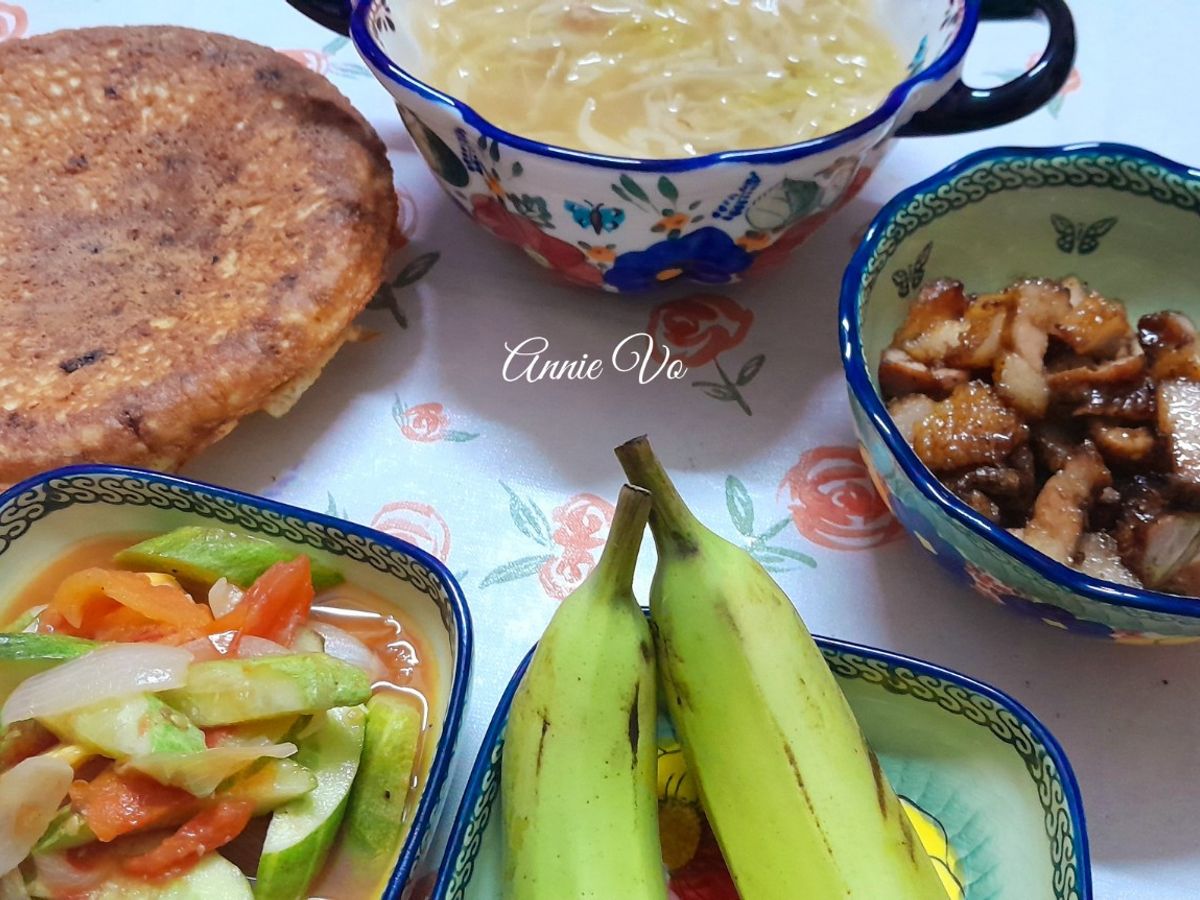 Bữa cơm nhà nhiều món ăn ngon
