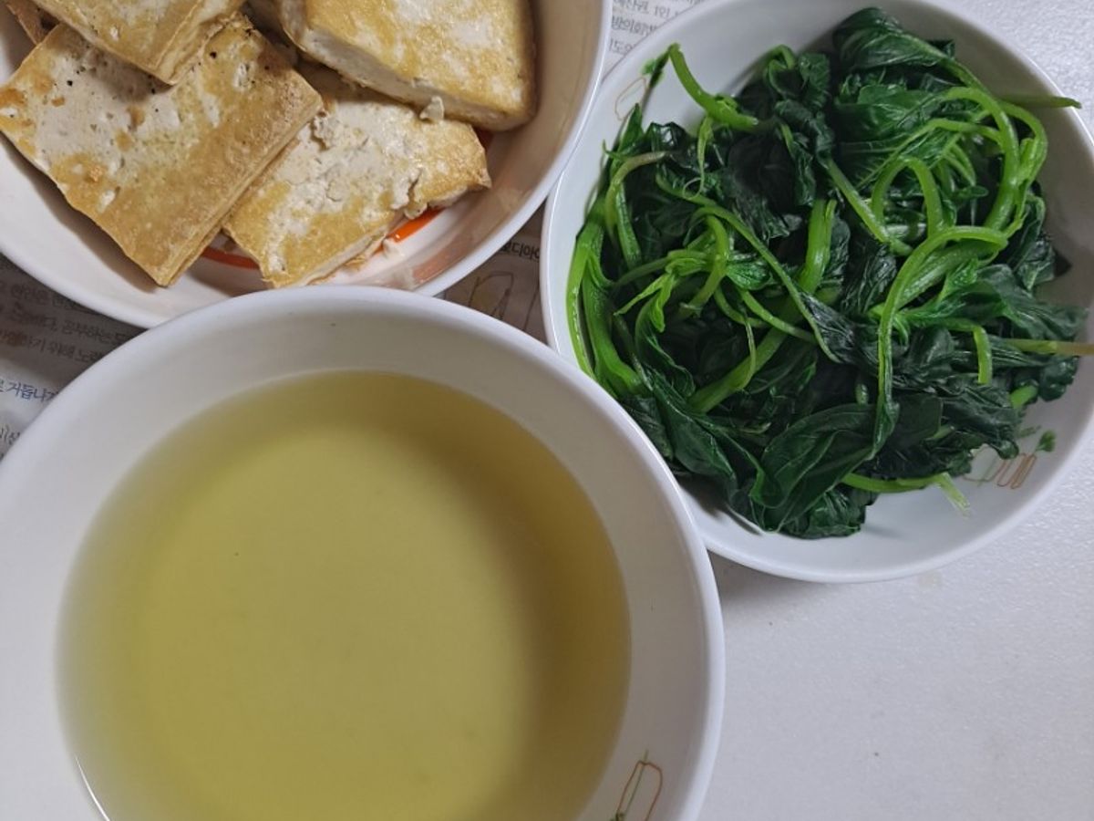 Mâm cơm mùa mưa