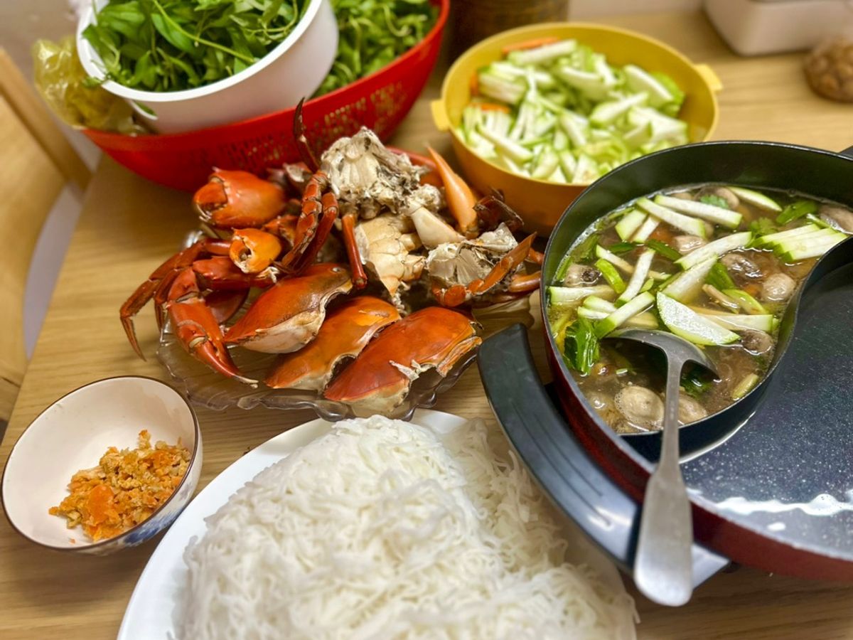 Lẩu cua nấu bầu
