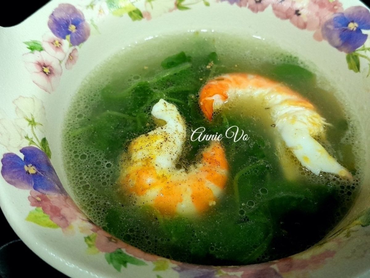 Canh rau má nấu tôm nõn