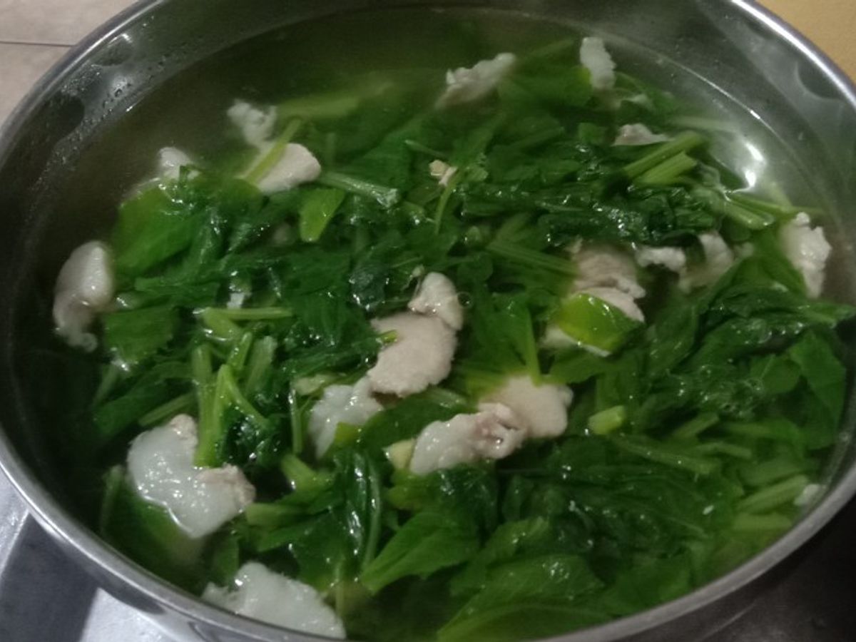Canh rau cải nấu thịt heo