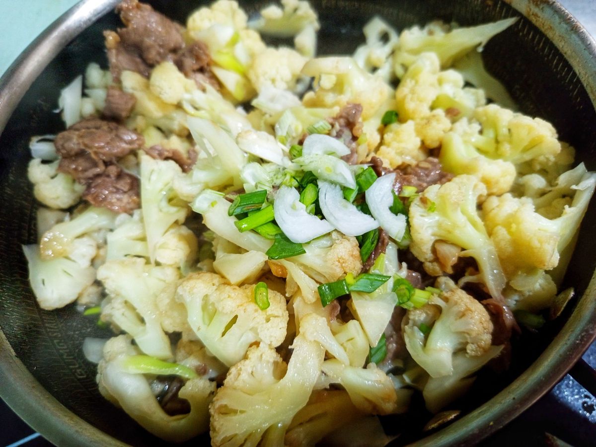 Súp lơ xào thịt bò