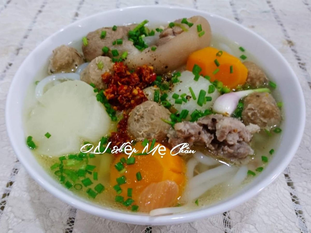 Bánh canh giò heo