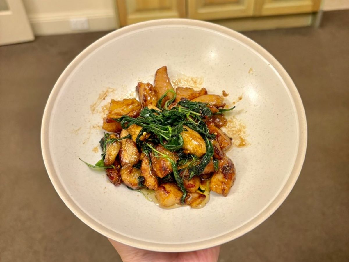 Thịt heo xào húng Thái “Pad Krapow Moo” 🌿