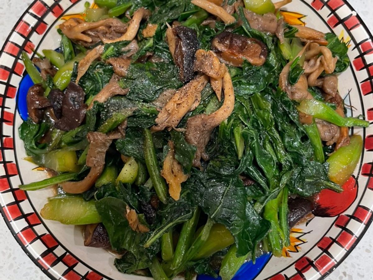 Cải làn xào nấm chay