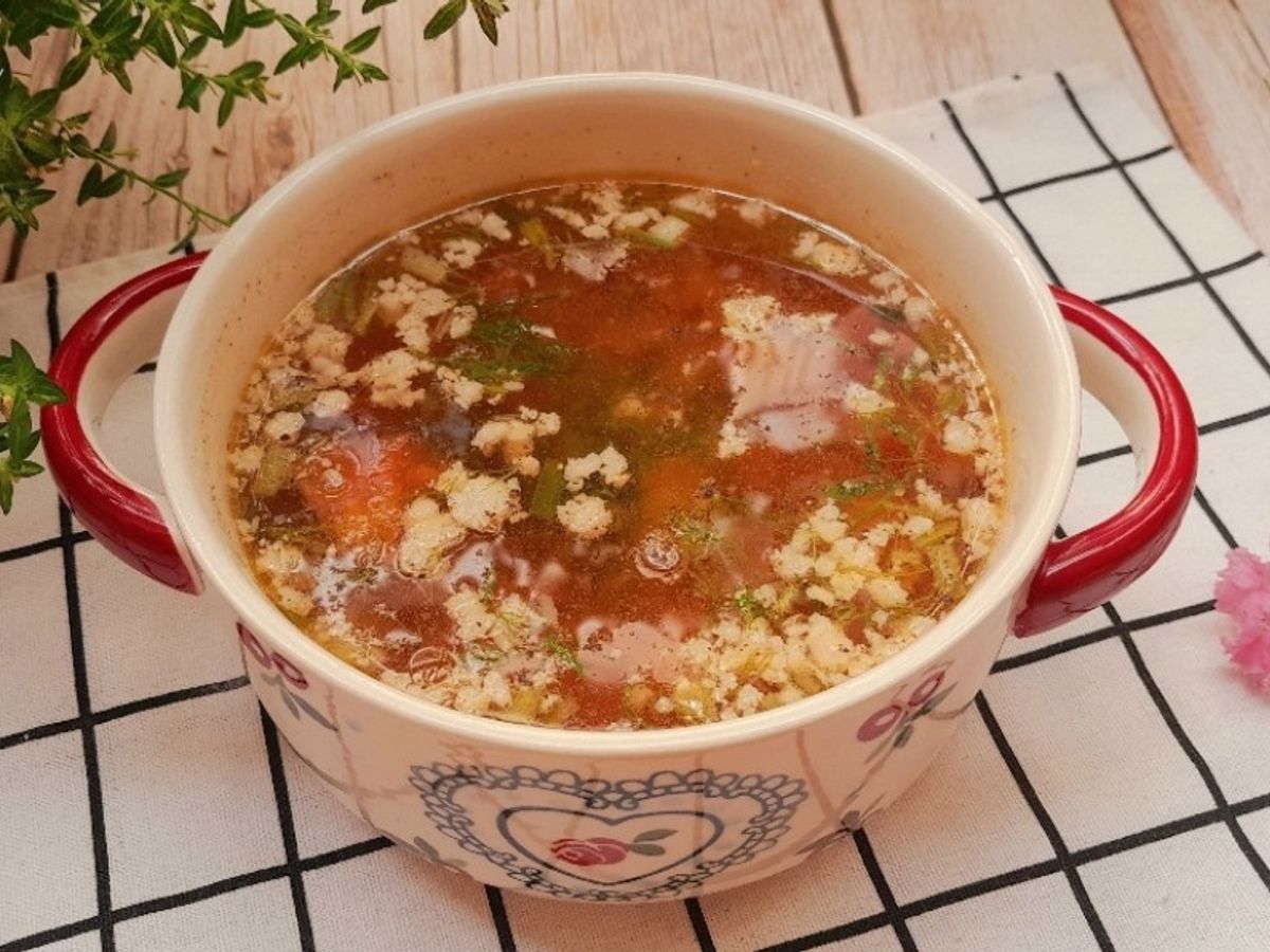 Canh cà chua nấu thịt xay thì là