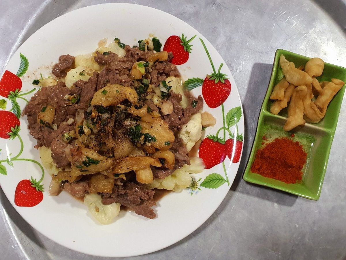 Thịt bò tóp mỡ Súp lơ