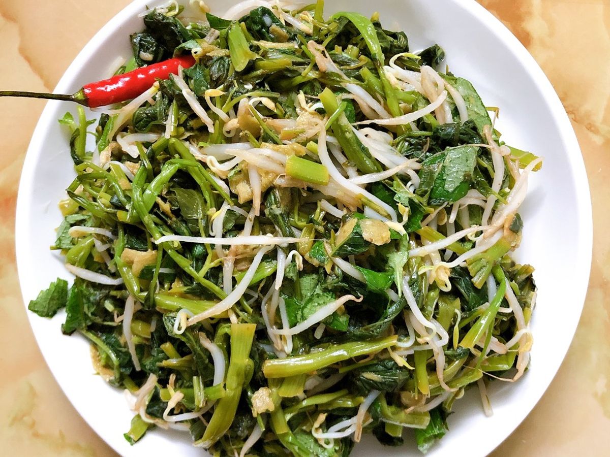 Nộm rau muống