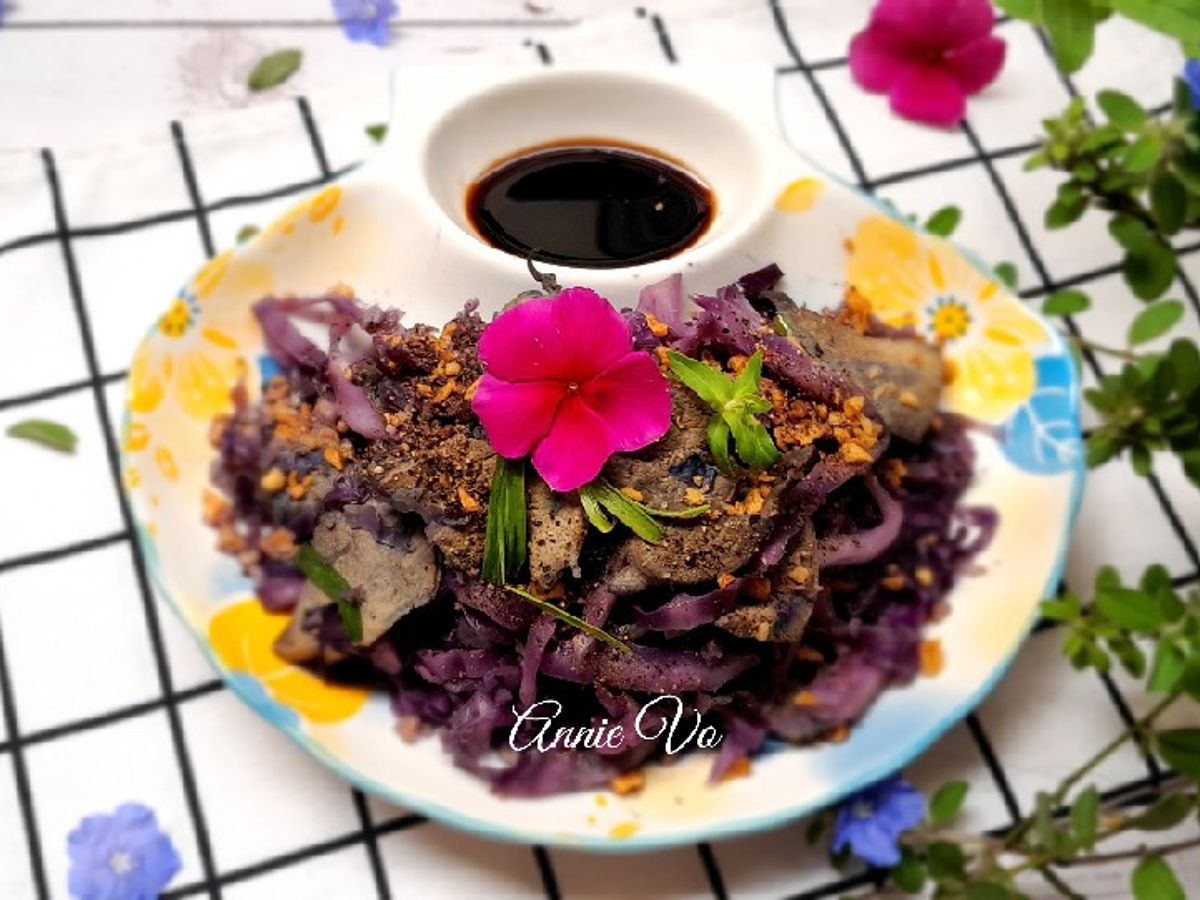 Bắp cải tím xào gan heo