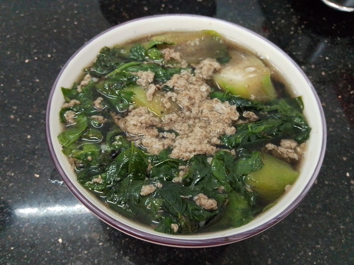 Canh cua đồng nâú mướp rau ngót
