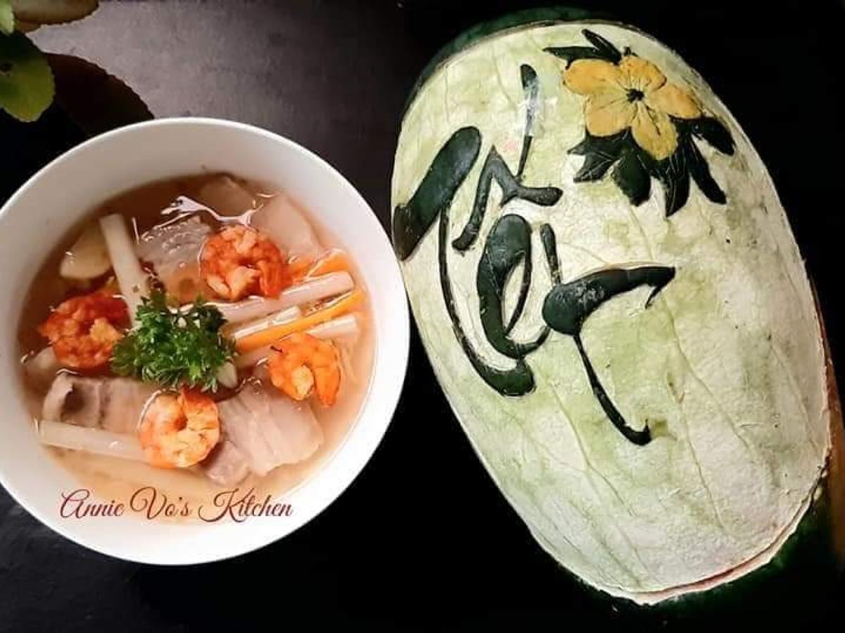 Thịt ba rọi ngâm ngó sen