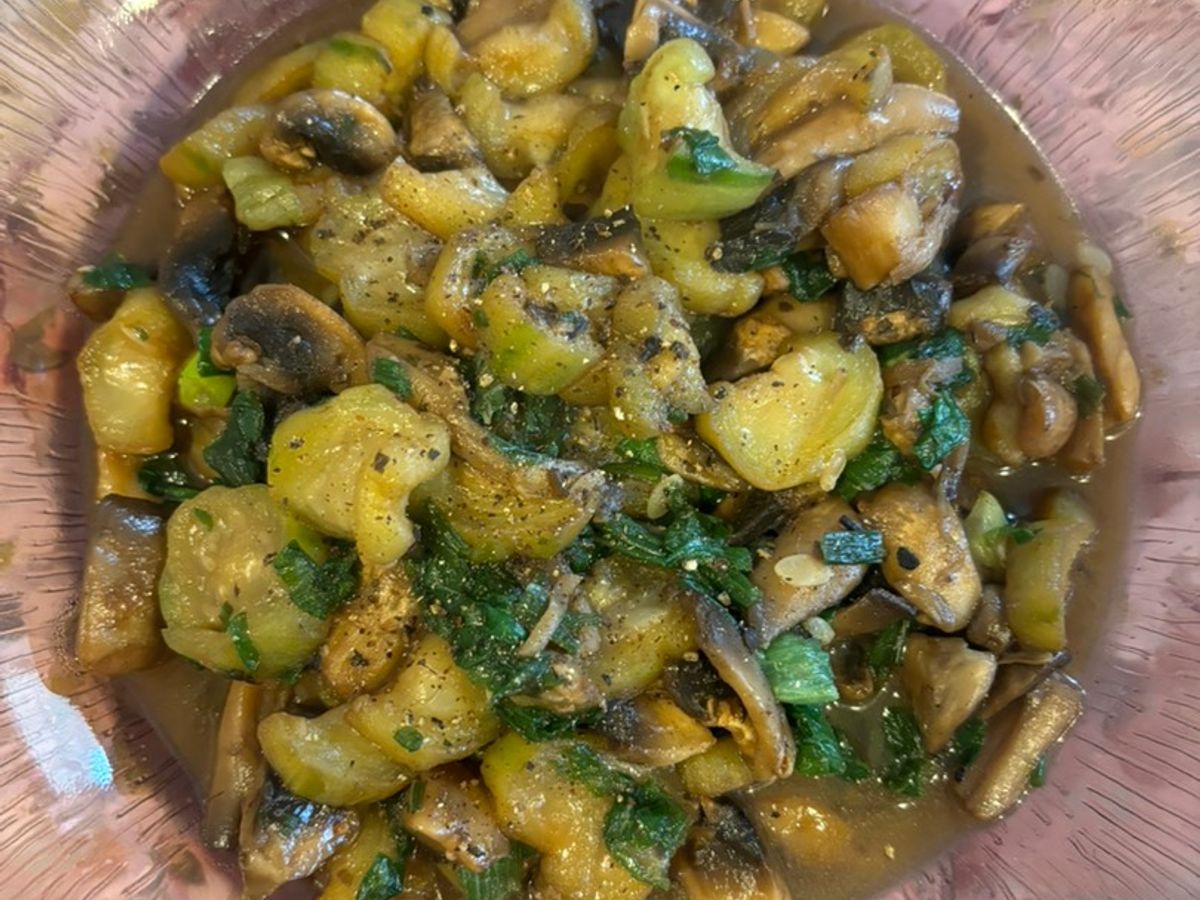 Mướp xào nấm