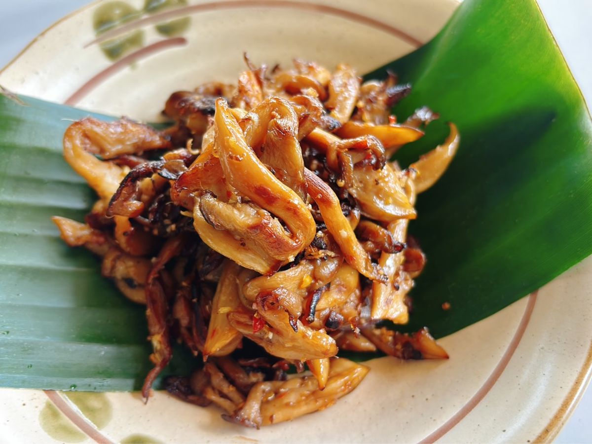 Nấm bào ngư xào mật ong sả ớt