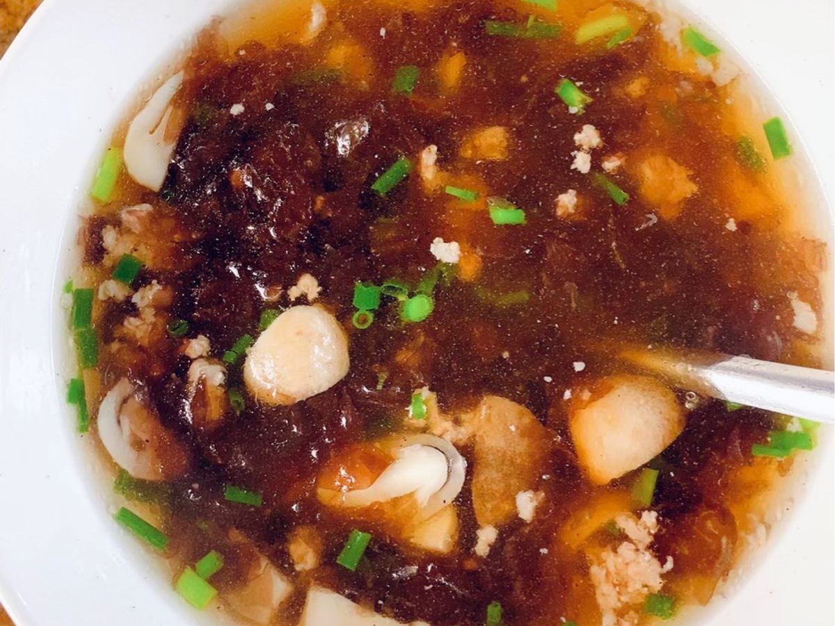 Canh rong biển nấm rơm thịt bằm