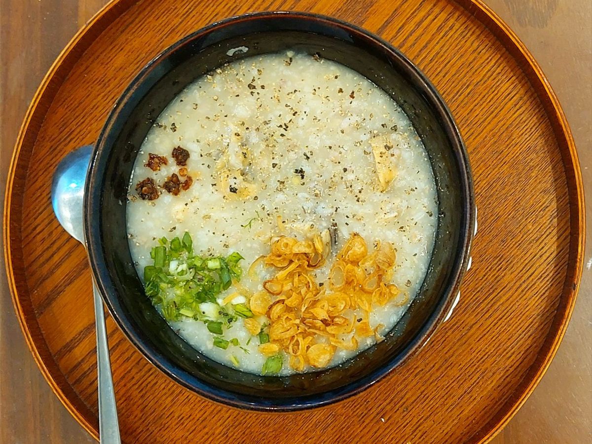 Cháo hải sản (vẹm xanh và mực)