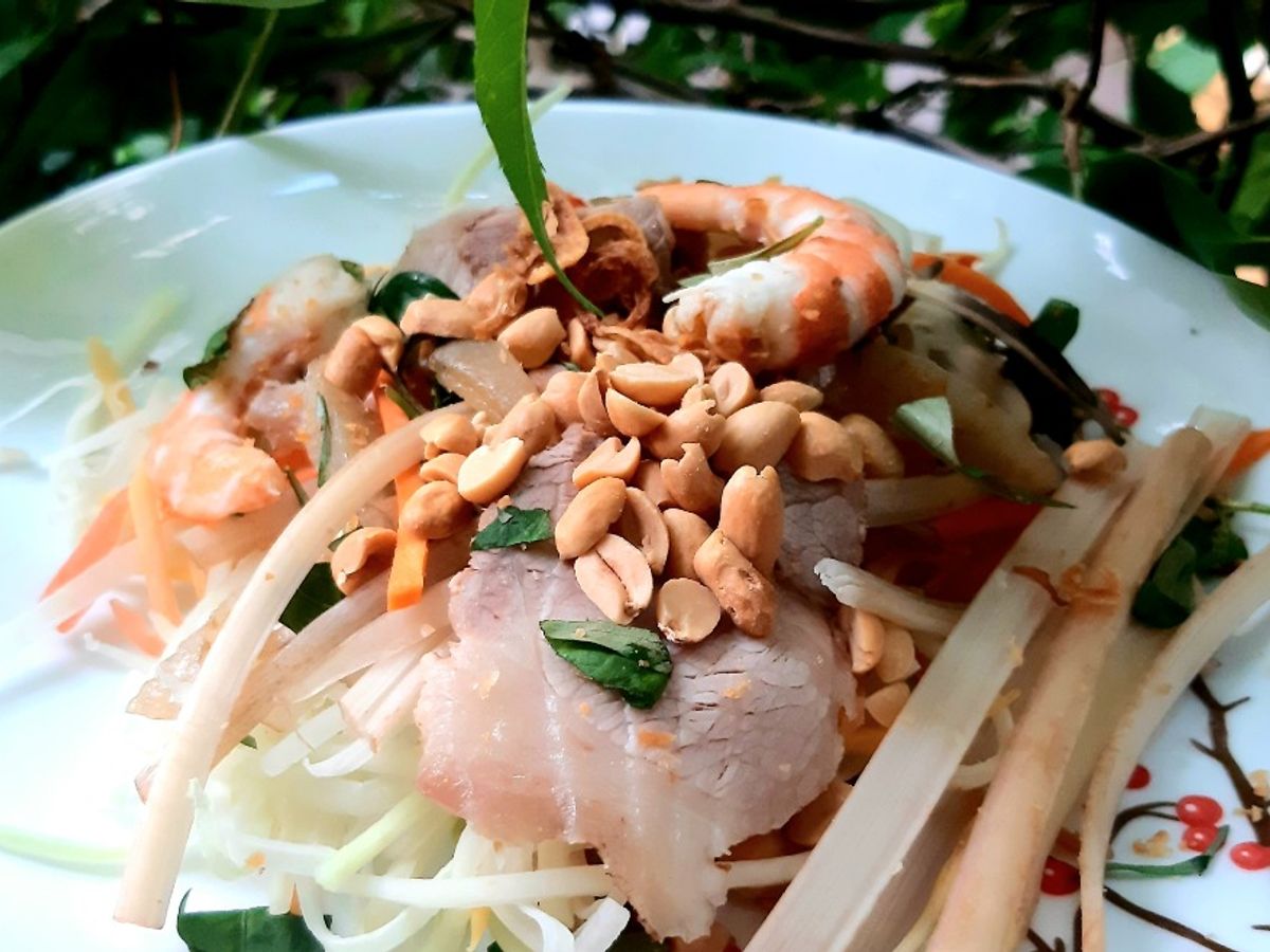 Nộm đu đủ ngó sen tôm thịt