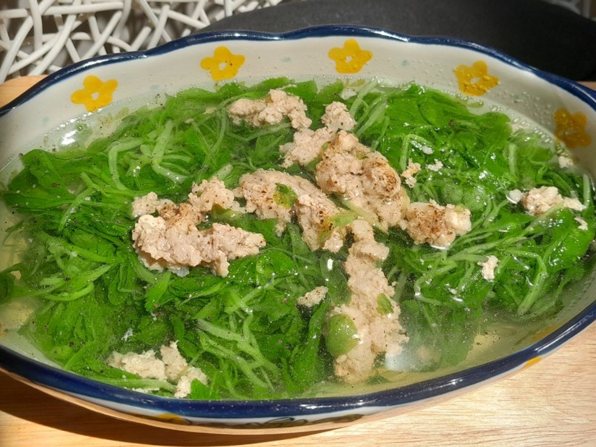 Canh cải con nấu thịt xay