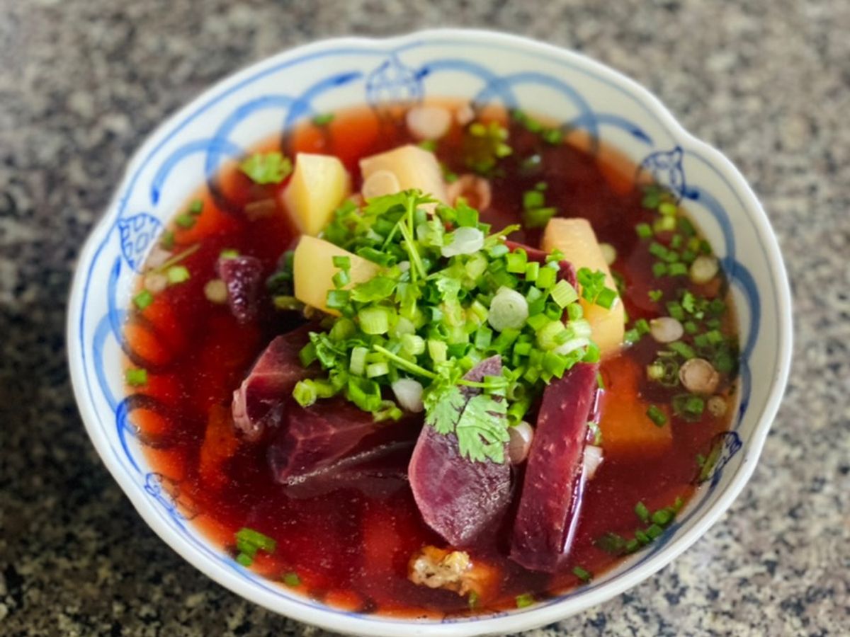 Canh Củ Dền Su Hào Nấu Thịt Heo